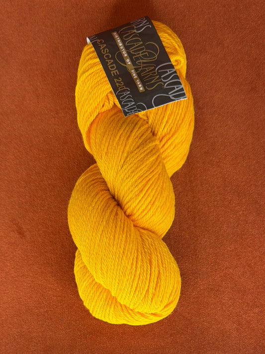1 Hank Cascade 220 Col. 9669 Gold top down