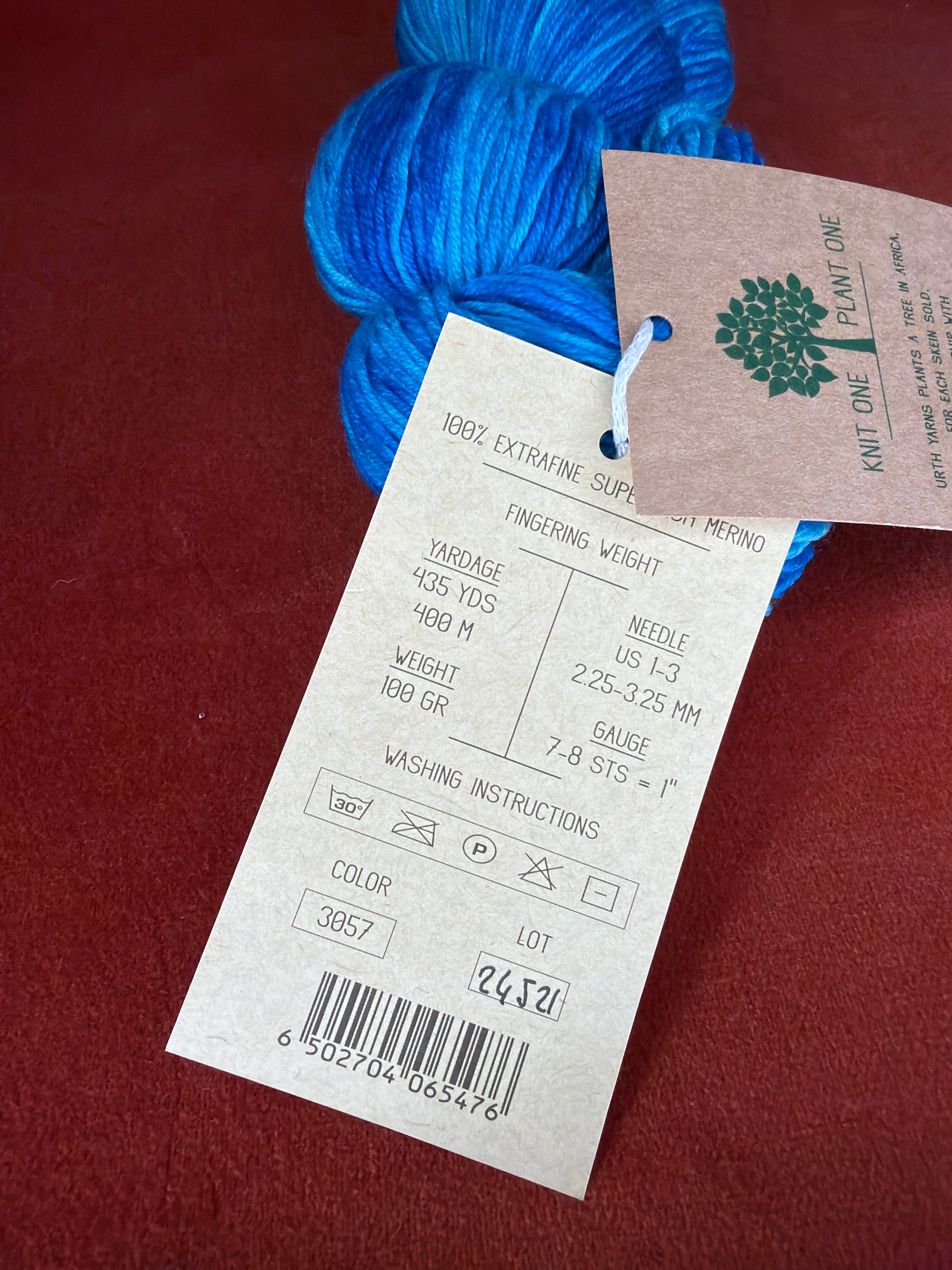 1 Hank Monokrom Fingering by Urth Yarns Color 3057 Lot 26521 (Ocean Blues) tag