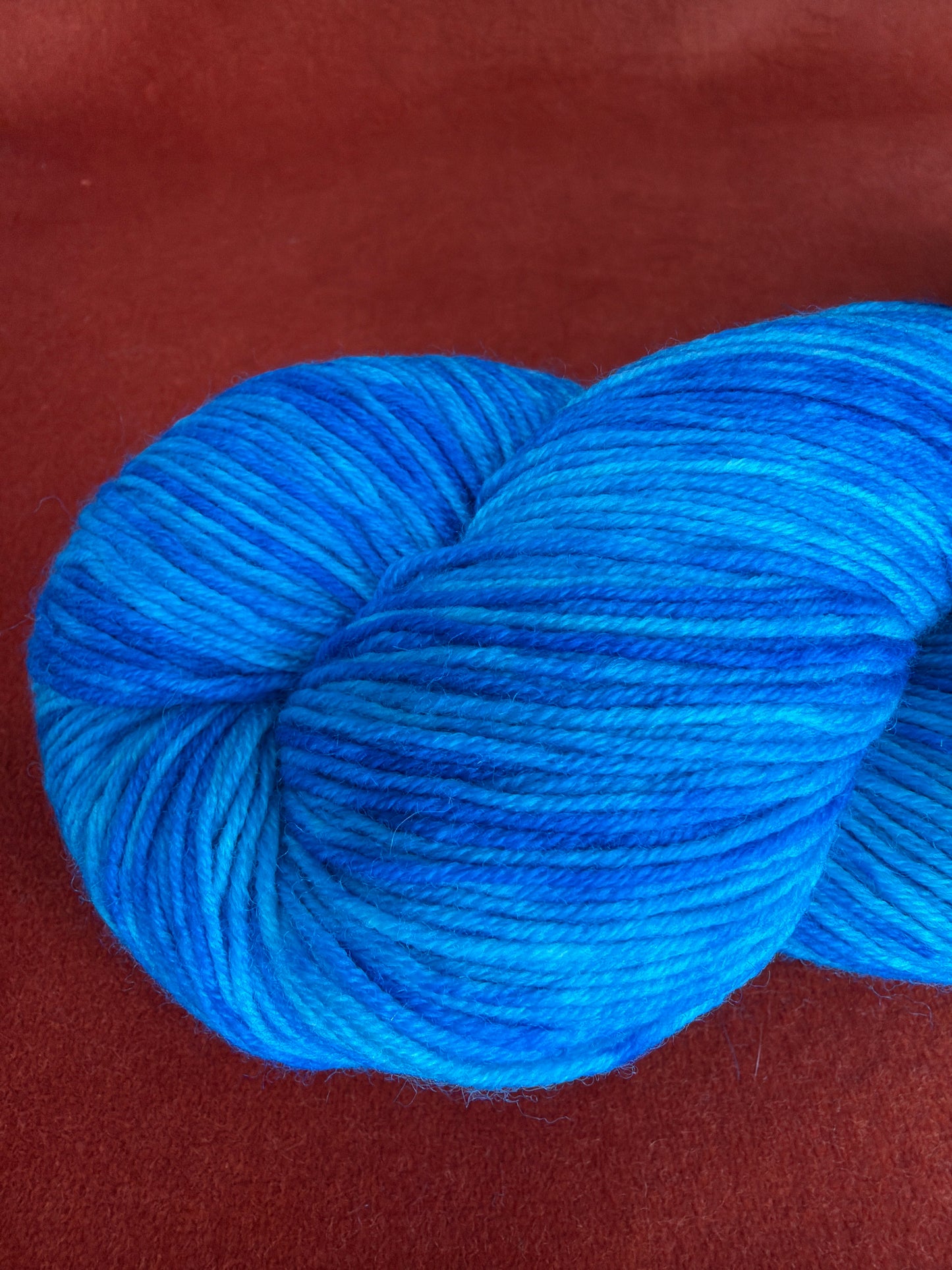 1 Hank Monokrom Fingering by Urth Yarns Color 3057 Lot 26521 (Ocean Blues) close up