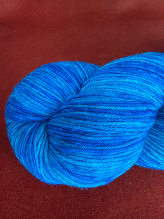 1 Hank Monokrom Fingering by Urth Yarns Color 3057 Lot 26521 (Ocean Blues) close up