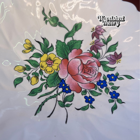 1920s KG Luneville France porcelain leaf-shaped ring dish with hand painted floral bouquet and pink handle close up painting detail 