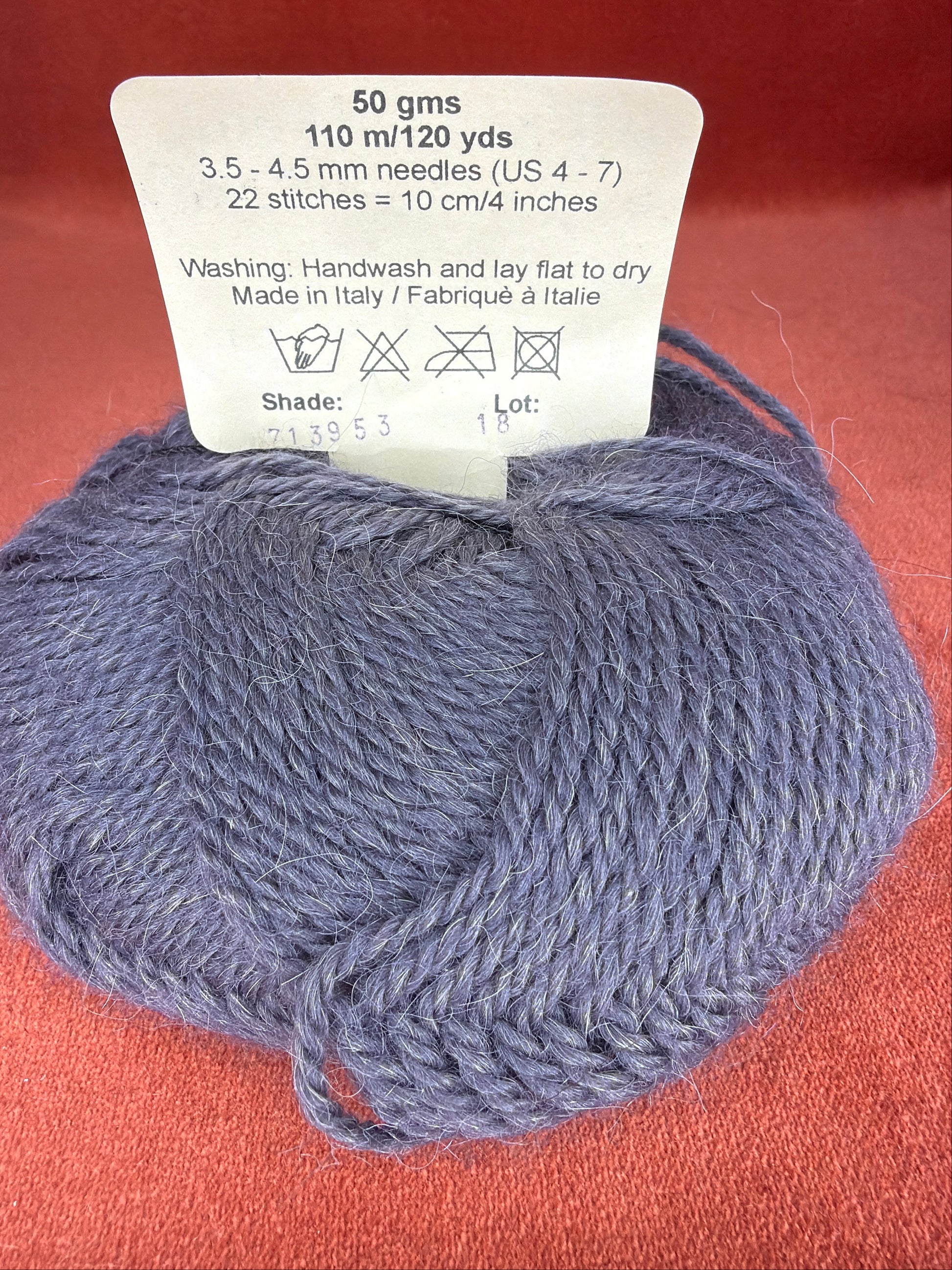 Alpaca Merino Super Soft Yarn 50/50 Gray 50 grams close up 