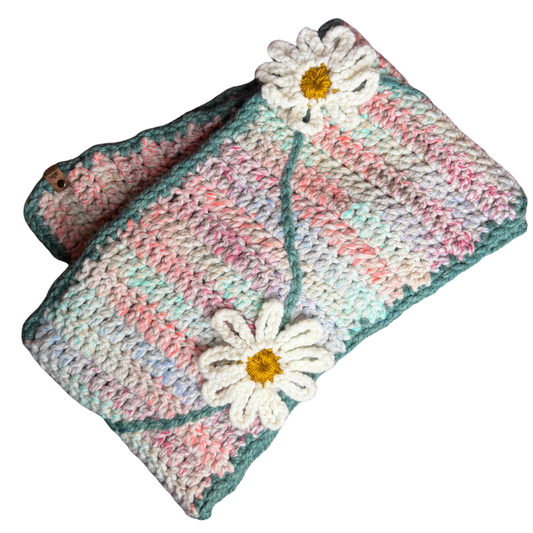 Daisy Chain Super Scarf close up