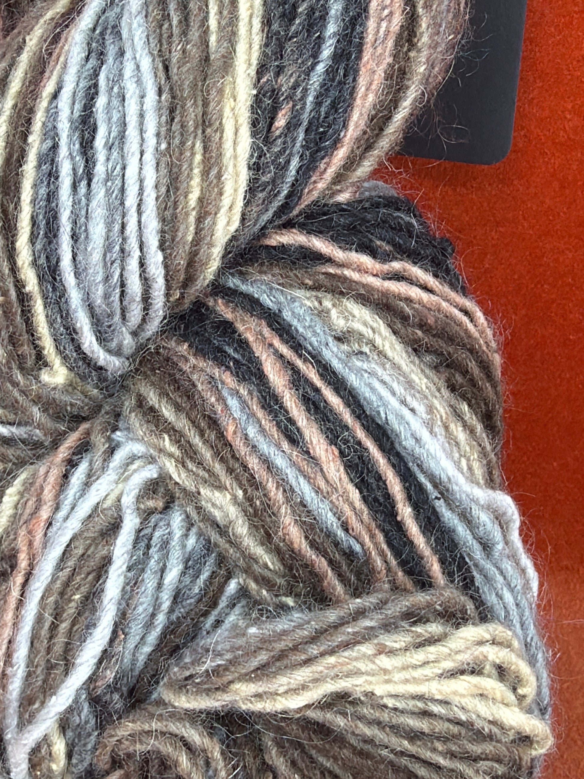 Unlabeled Homespun Wool Yarn Calico 3.5 oz close up 