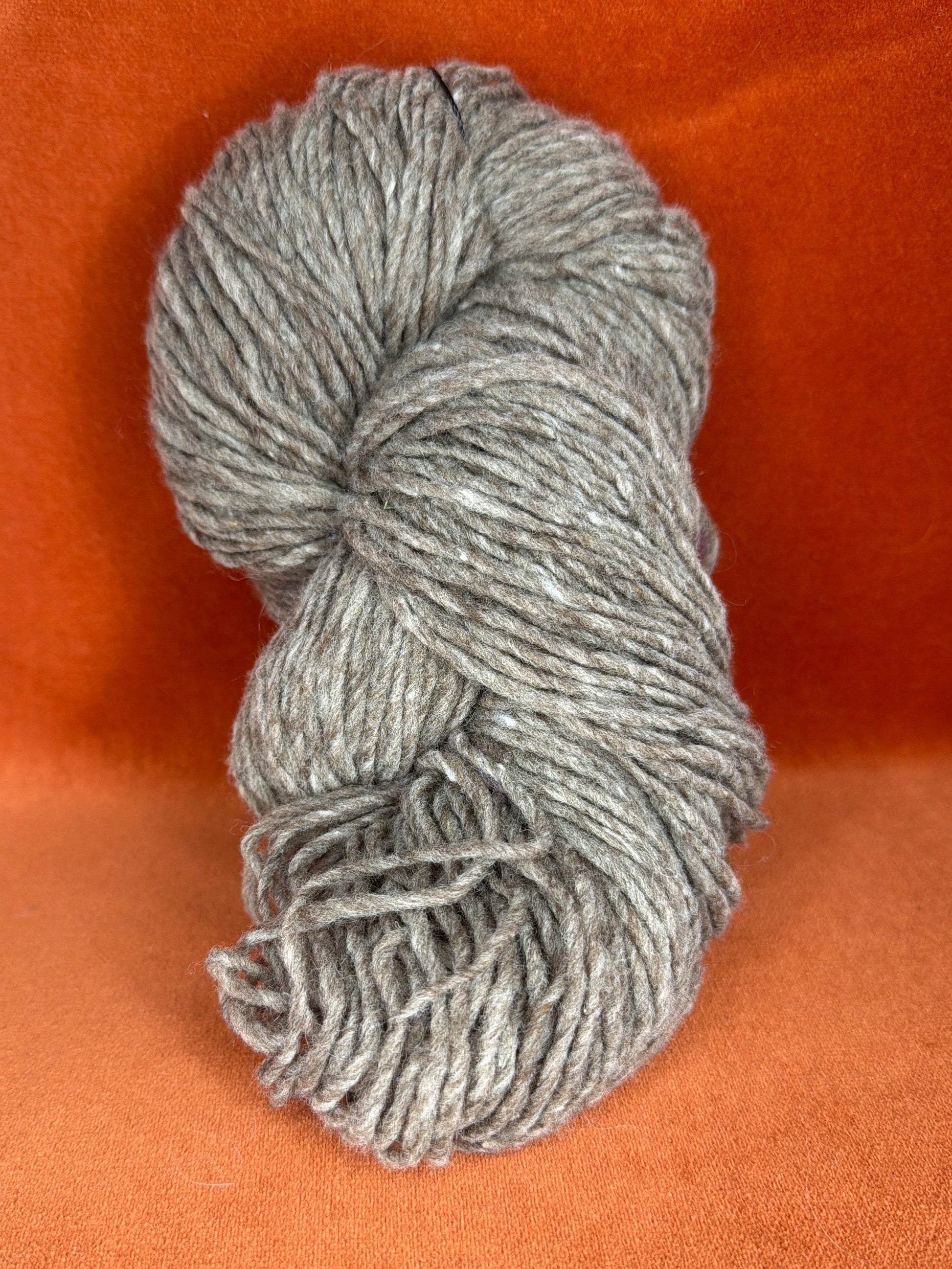 Unlabeled Taupe Wool Homespun 2oz 